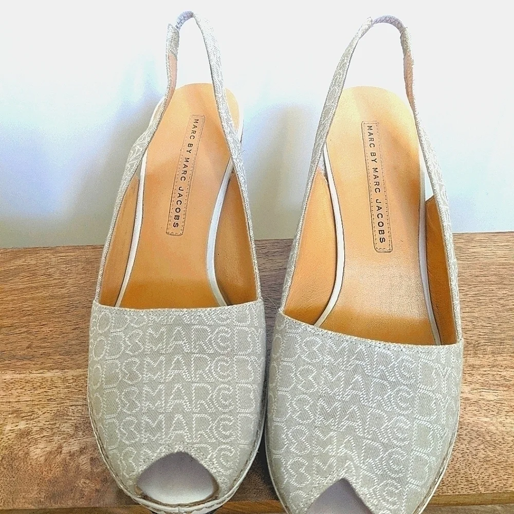 MARC by Marc Jacobs Monogram Fabric Wedge 40 Woven Jute espadrille Slingback